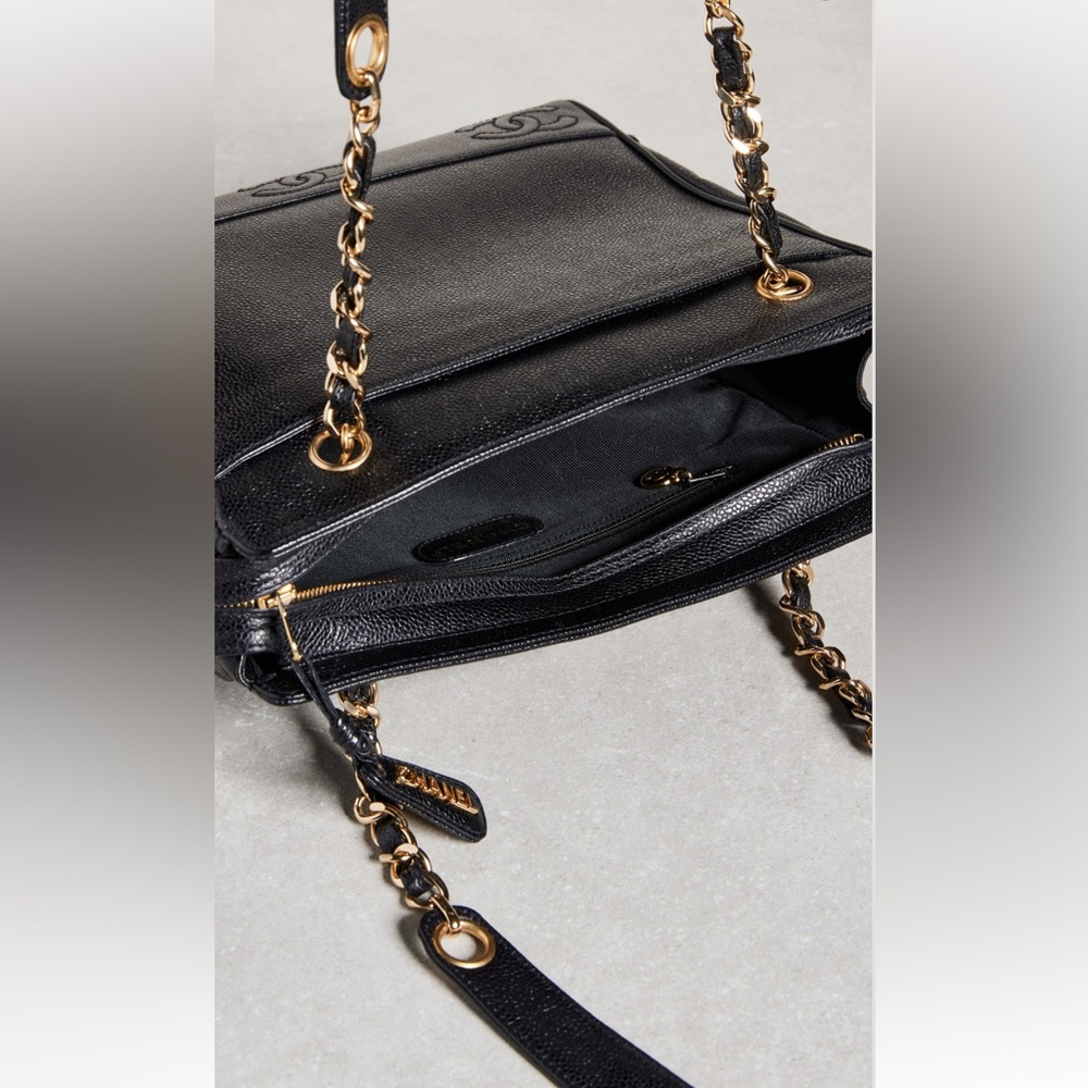 Chanel Black Shoulder Bag with Gold Chain - Picture 4 of 5